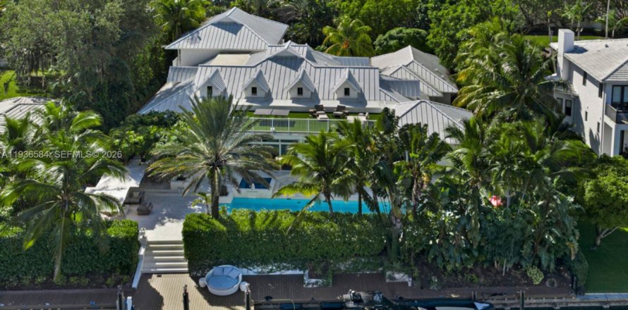 House in Miami, Florida 6 bedrooms, 672.33 sq.m. № 1995276
