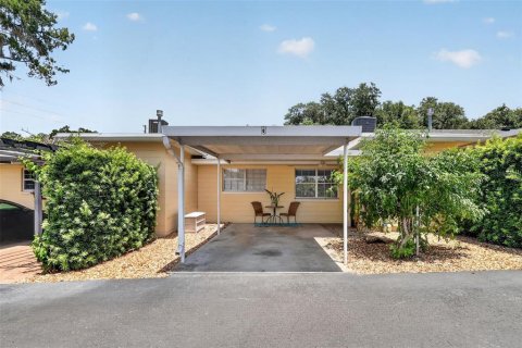 Condo in Mount Dora, Florida, 2 bedrooms № 2224530 - photo 23