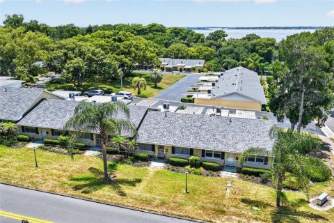 Condo in Mount Dora, Florida, 2 bedrooms № 2224530 - photo 7