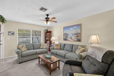Condo in Mount Dora, Florida, 2 bedrooms № 2224530 - photo 11