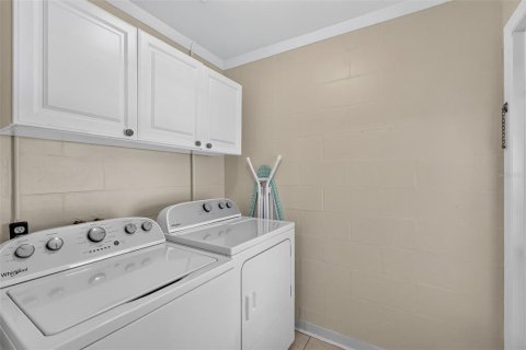 Condo in Mount Dora, Florida, 2 bedrooms № 2224530 - photo 16
