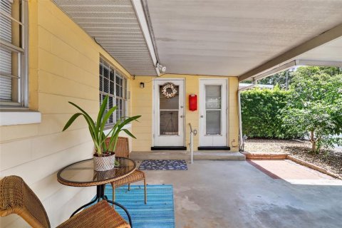 Condo in Mount Dora, Florida, 2 bedrooms № 2224530 - photo 25