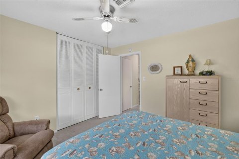 Condo in Mount Dora, Florida, 2 bedrooms № 2224530 - photo 20