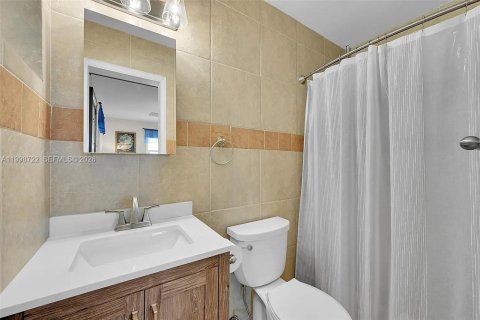 Casa en alquiler en Pompano Beach, Florida, 3 dormitorios, 96.34 m2 № 2066941 - foto 18