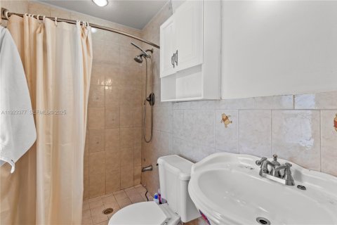 Villa ou maison à louer à Cutler Bay, Floride: 4 chambres, 207.36 m2 № 1977354 - photo 21