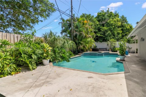Villa ou maison à louer à Cutler Bay, Floride: 4 chambres, 207.36 m2 № 1977354 - photo 13