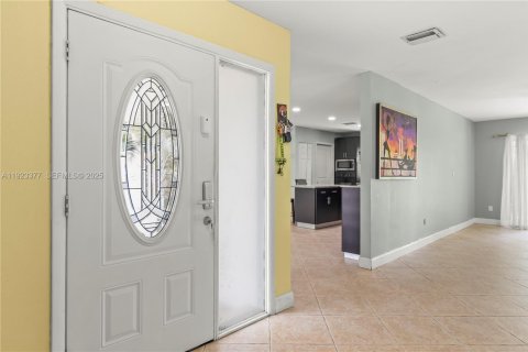 Villa ou maison à louer à Cutler Bay, Floride: 4 chambres, 207.36 m2 № 1977354 - photo 23