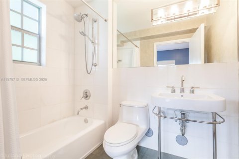 Condominio en venta en Miami Beach, Florida, 2 dormitorios, 82.68 m2 № 2032482 - foto 20