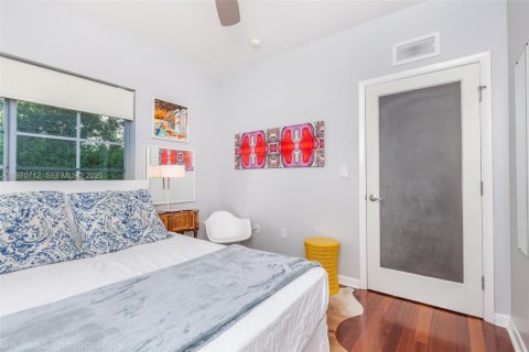 Condominio en venta en Miami Beach, Florida, 2 dormitorios, 82.68 m2 № 2032482 - foto 23