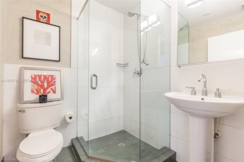 Condominio en venta en Miami Beach, Florida, 2 dormitorios, 82.68 m2 № 2032482 - foto 26