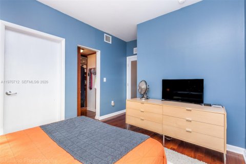Condominio en venta en Miami Beach, Florida, 2 dormitorios, 82.68 m2 № 2032482 - foto 16