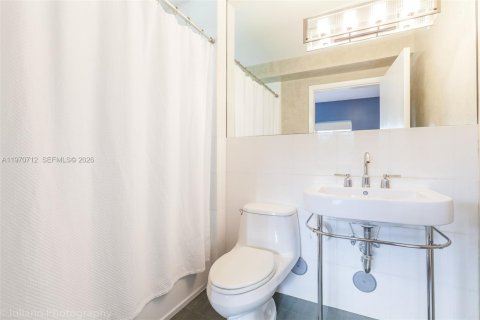 Condominio en venta en Miami Beach, Florida, 2 dormitorios, 82.68 m2 № 2032482 - foto 19