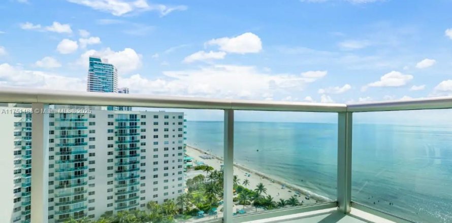 Condominio en Hollywood, Florida, 1 dormitorio № 1861674