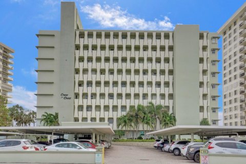 Condominio en venta en Lauderdale-by-the-Sea, Florida, 1 dormitorio, 61.5 m2 № 976787 - foto 1