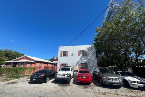 Commercial property in Miami, Florida № 2081496 - photo 8
