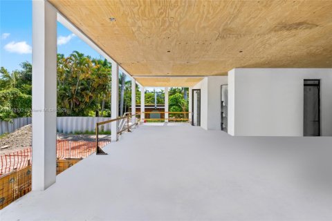 House in Miami Shores, Florida 6 bedrooms, 739.04 sq.m. № 1370610 - photo 10