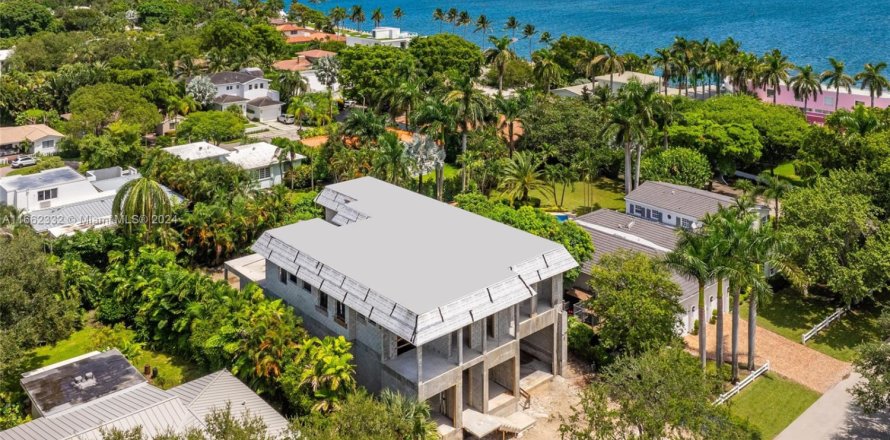 House in Miami Shores, Florida 6 bedrooms, 739.04 sq.m. № 1370610