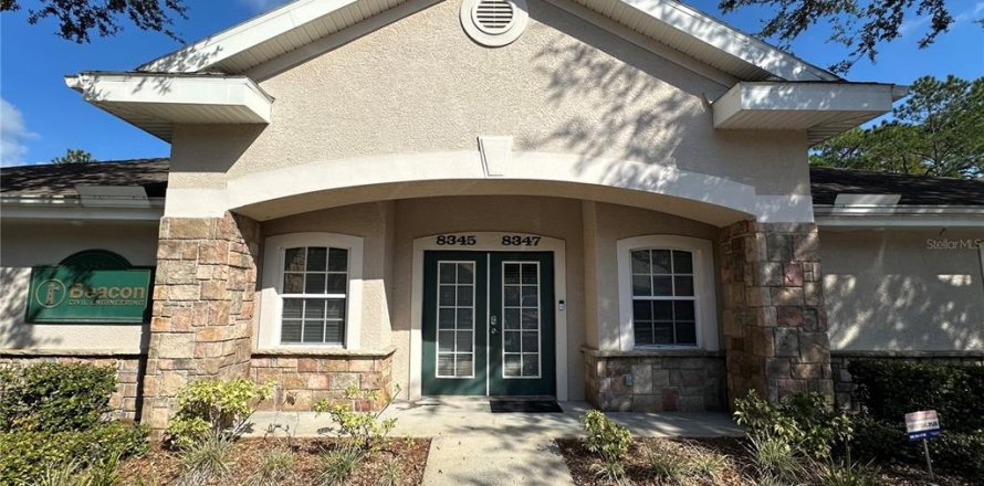 Immobilier commercial à Tampa, Floride 296.27 m2 № 2104308