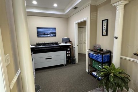 Immobilier commercial à louer à Tampa, Floride: 296.27 m2 № 2104308 - photo 4