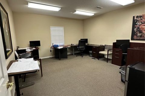 Immobilier commercial à louer à Tampa, Floride: 296.27 m2 № 2104308 - photo 13