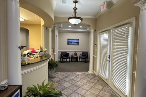 Immobilier commercial à louer à Tampa, Floride: 296.27 m2 № 2104308 - photo 3