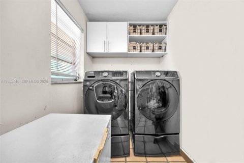 House in Hollywood, Florida 4 bedrooms № 2066887 - photo 24