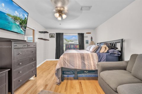 House in Hollywood, Florida 4 bedrooms № 2066887 - photo 14