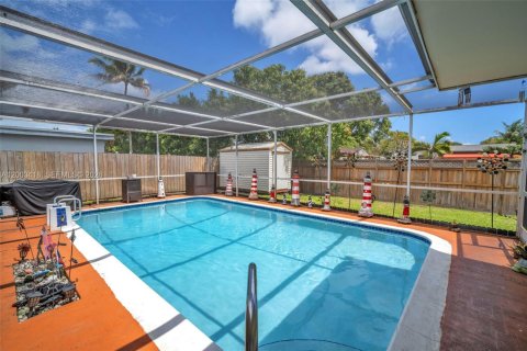 House in Hollywood, Florida 4 bedrooms № 2066887 - photo 30