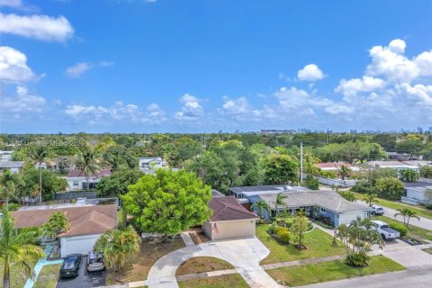 House in Hollywood, Florida 4 bedrooms № 2066887 - photo 26