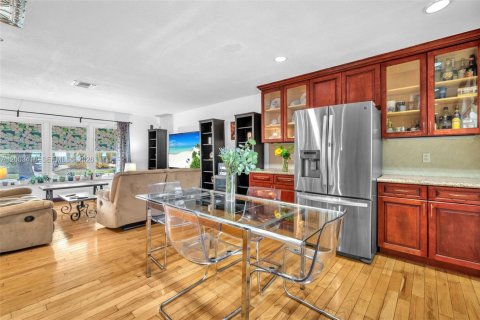 House in Hollywood, Florida 4 bedrooms № 2066887 - photo 7