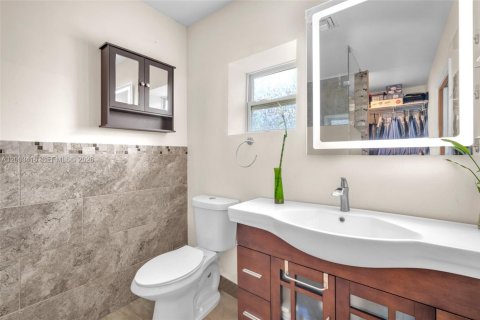 House in Hollywood, Florida 4 bedrooms № 2066887 - photo 15