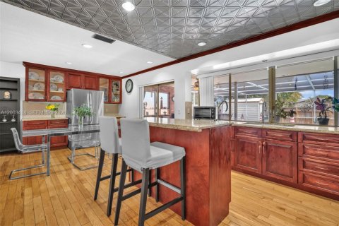 House in Hollywood, Florida 4 bedrooms № 2066887 - photo 6