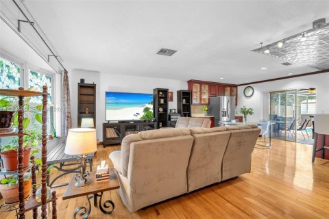 House in Hollywood, Florida 4 bedrooms № 2066887 - photo 12