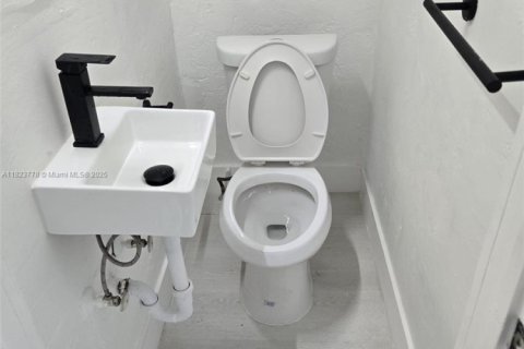 Купить кондоминиум в Хайалиа, Флорида 2 спальни, 77.02м2, № 2015303 - фото 5