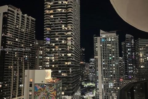 Снять в аренду кондоминиум в Майами, Флорида 2 спальни, 104.14м2, № 1987152 - фото 27