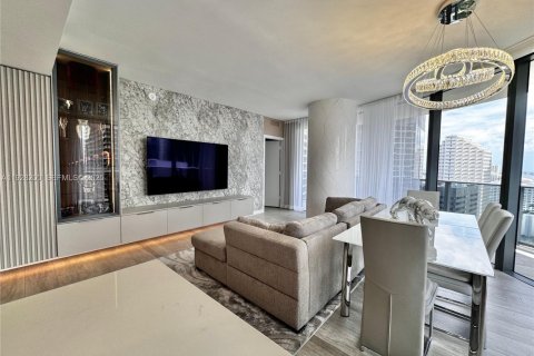 Снять в аренду кондоминиум в Майами, Флорида 2 спальни, 104.14м2, № 1987152 - фото 1