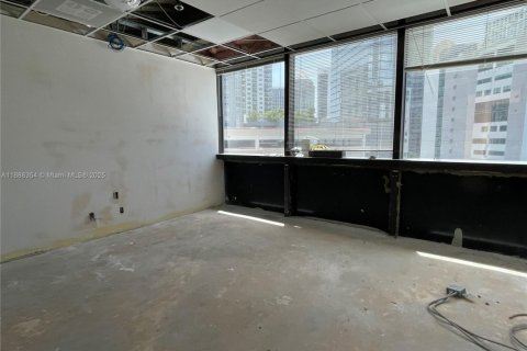 Propiedad comercial en venta en Fort Lauderdale, Florida № 1948540 - foto 15