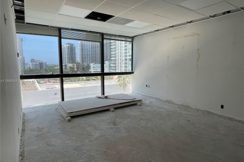 Propiedad comercial en venta en Fort Lauderdale, Florida № 1948540 - foto 30