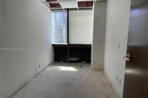 Propiedad comercial en venta en Fort Lauderdale, Florida № 1948540 - foto 24