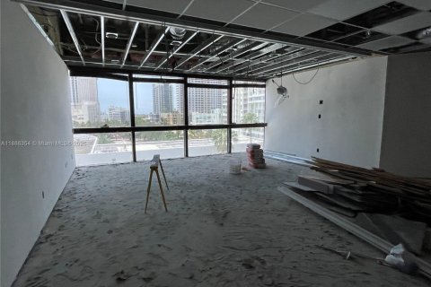 Propiedad comercial en venta en Fort Lauderdale, Florida № 1948540 - foto 18