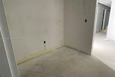 Propiedad comercial en venta en Fort Lauderdale, Florida № 1948540 - foto 22