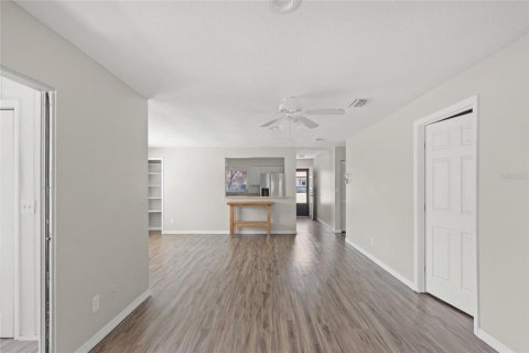 Casa en alquiler en Sarasota, Florida, 2 dormitorios, 109.44 m2 № 1638208 - foto 4