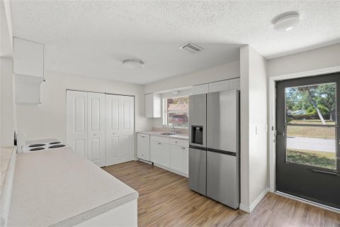 Casa en alquiler en Sarasota, Florida, 2 dormitorios, 109.44 m2 № 1638208 - foto 5