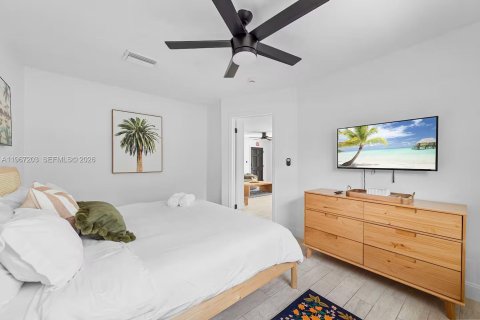 Commercial property in Dania Beach, Florida 176.05 sq.m. № 2031656 - photo 12