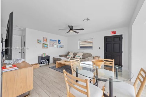 Commercial property in Dania Beach, Florida 176.05 sq.m. № 2031656 - photo 6