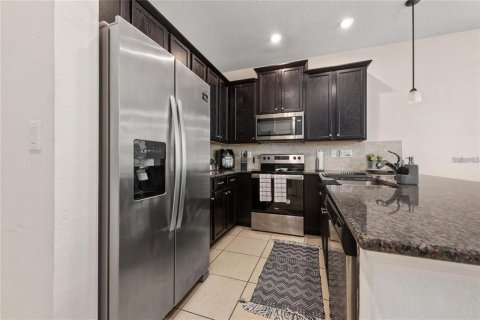 Townhouse in Kissimmee, Florida 3 bedrooms, 148.83 sq.m. № 2107092 - photo 4