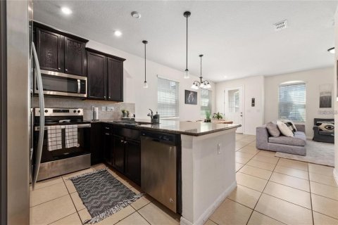 Townhouse in Kissimmee, Florida 3 bedrooms, 148.83 sq.m. № 2107092 - photo 3