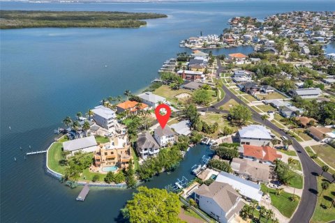 Casa en Saint Petersburg, Florida 4 dormitorios, 258.36 m2 № 2112031