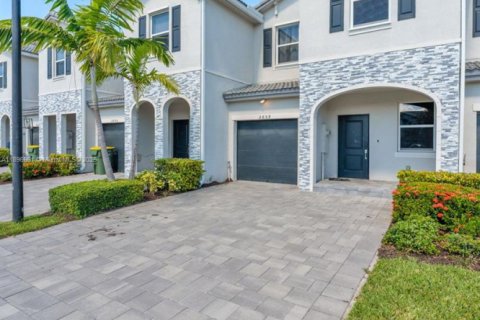 Adosado en venta en Homestead, Florida, 3 dormitorios, 157.47 m2 № 1948432 - foto 3
