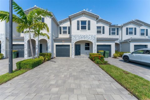 Adosado en venta en Homestead, Florida, 3 dormitorios, 157.47 m2 № 1948432 - foto 2